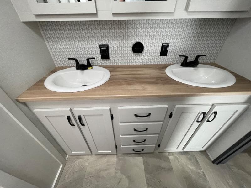 2026 Coachmen 2026 Coachmen Brookstone - thumbnail 17