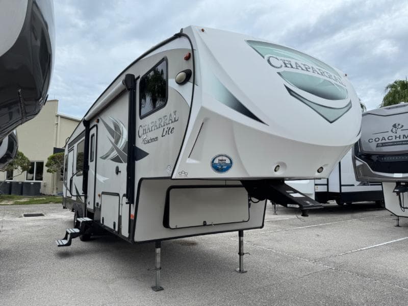 2019 Coachmen Chaparral 285RLS