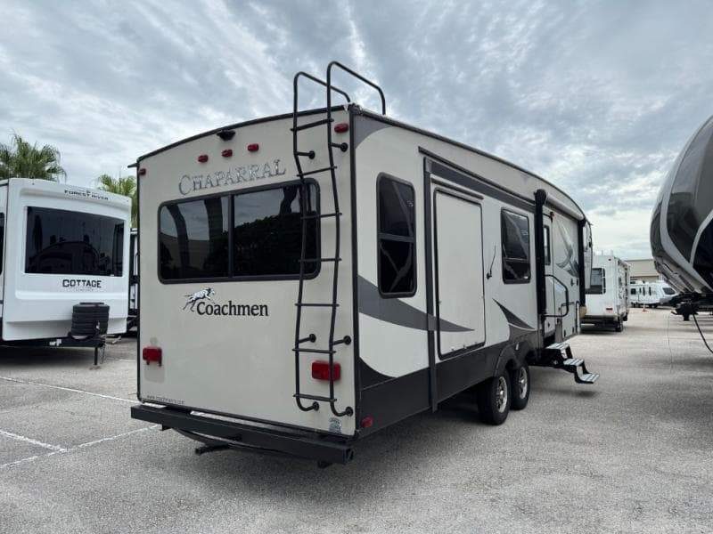 2019 Coachmen 2019 Coachmen Chaparral - thumbnail 9