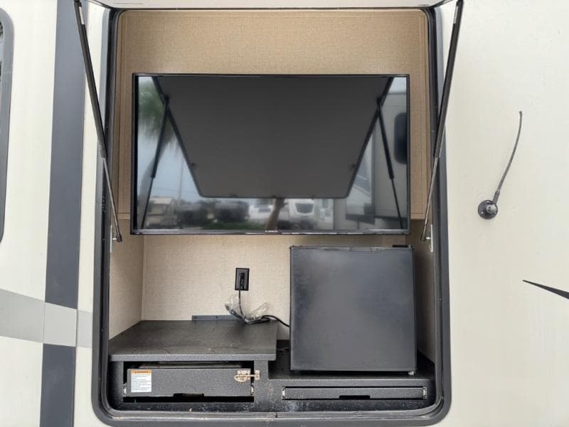 2019 Coachmen 2019 Coachmen Chaparral - thumbnail 10