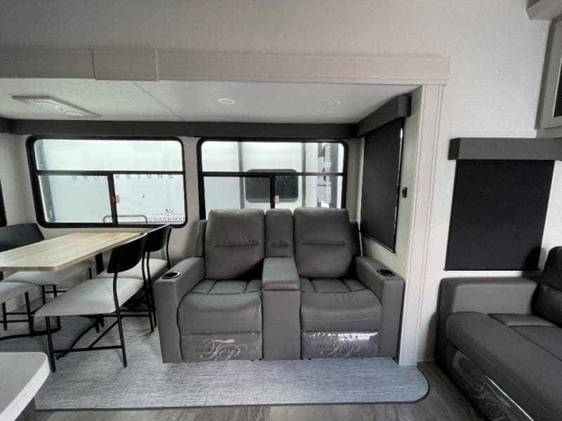 2026 Coachmen 2026 Coachmen Chaparral - thumbnail 11