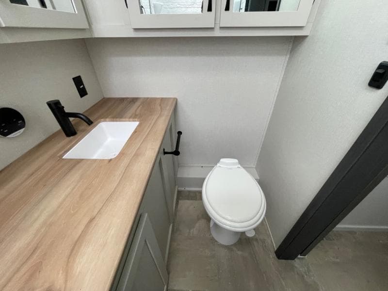 2026 Coachmen 2026 Coachmen Chaparral - thumbnail 22