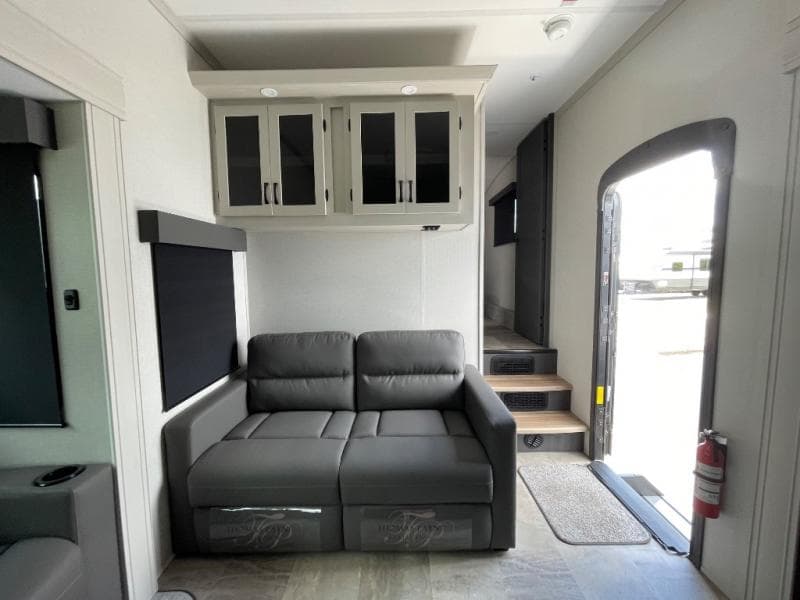 2026 Coachmen 2026 Coachmen Chaparral - thumbnail 25