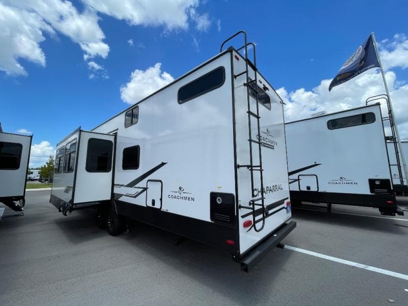 2026 Coachmen 2026 Coachmen Chaparral - thumbnail 5