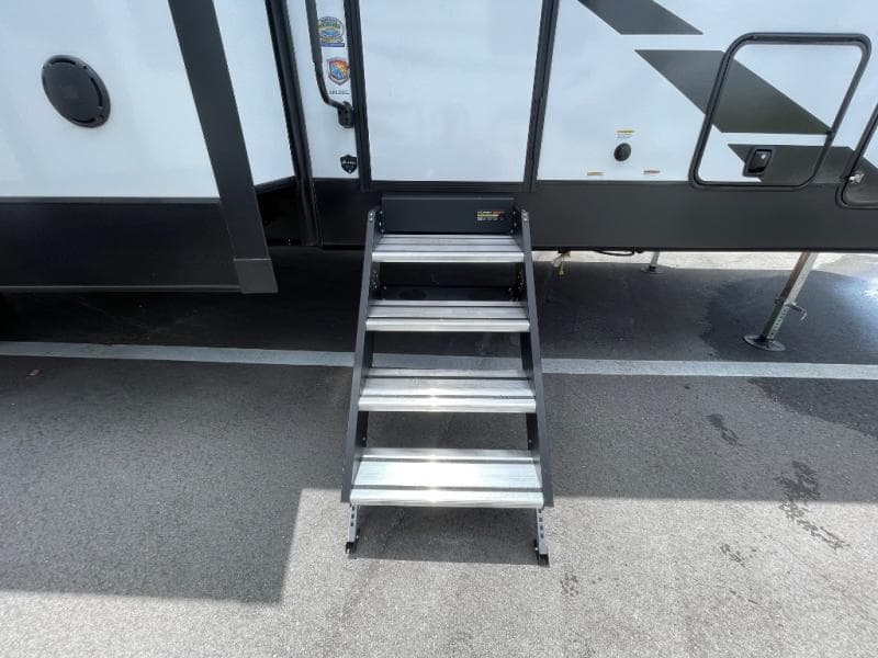 2026 Coachmen 2026 Coachmen Chaparral - thumbnail 8