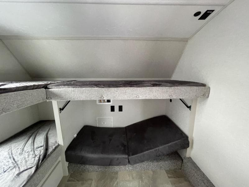 2026 Coachmen 2026 Coachmen Chaparral - thumbnail 17