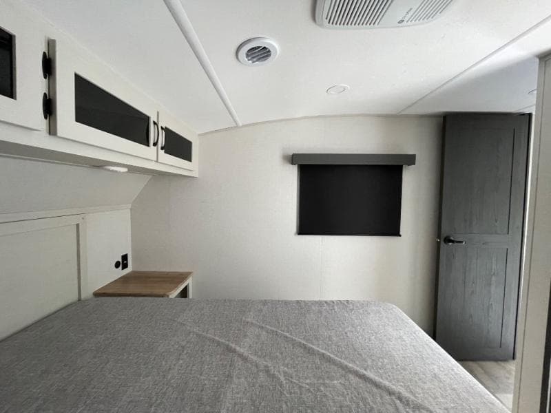 2026 Coachmen 2026 Coachmen Chaparral - thumbnail 24