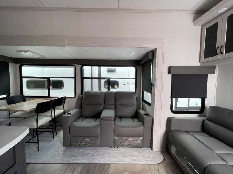 2026 Coachmen 2026 Coachmen Chaparral - thumbnail 10