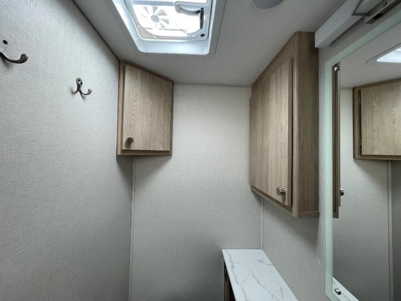 2026 Coachmen 2026 Coachmen Leprechaun - thumbnail 12