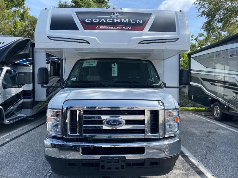 2026 Coachmen 2026 Coachmen Leprechaun - thumbnail 3