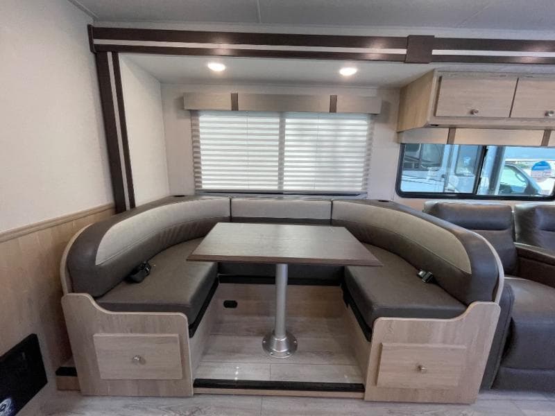 2026 Coachmen 2026 Coachmen Leprechaun - thumbnail 7