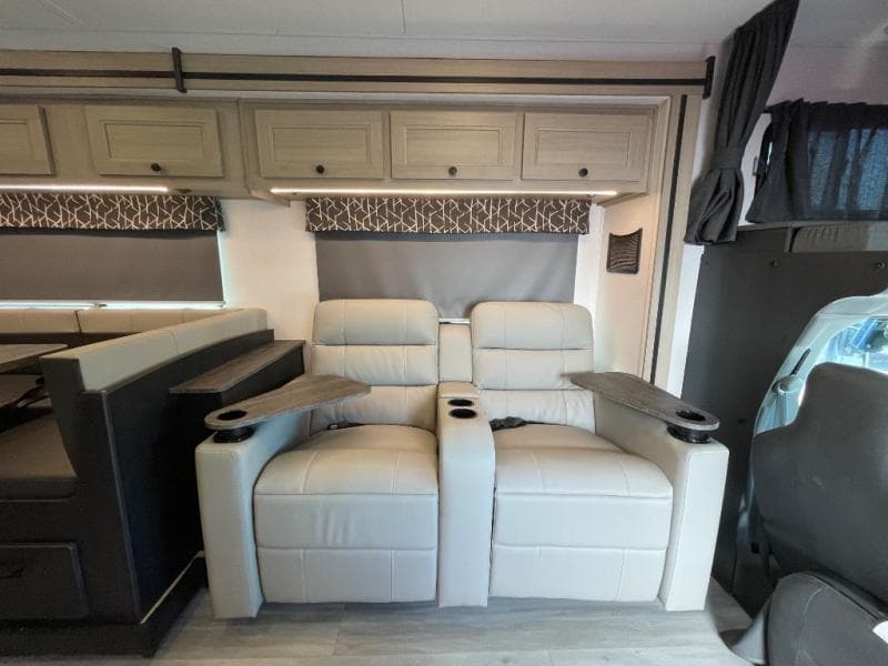 2026 Forest River 2026 Forest River Sunseeker Classic - thumbnail 11