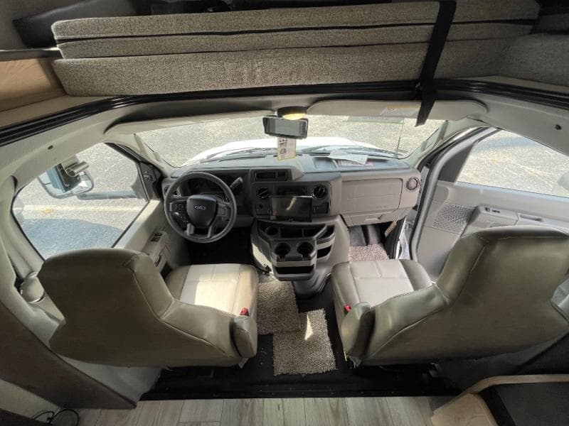 2026 Coachmen 2026 Coachmen Leprechaun - thumbnail 24