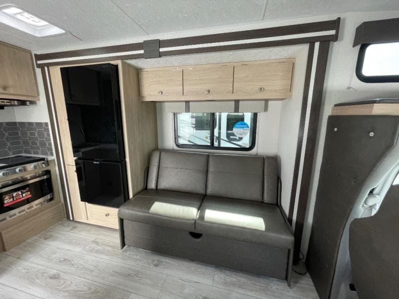 2026 Coachmen 2026 Coachmen Leprechaun - thumbnail 28