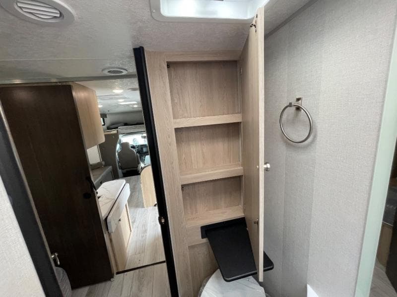 2026 Coachmen 2026 Coachmen Leprechaun - thumbnail 53