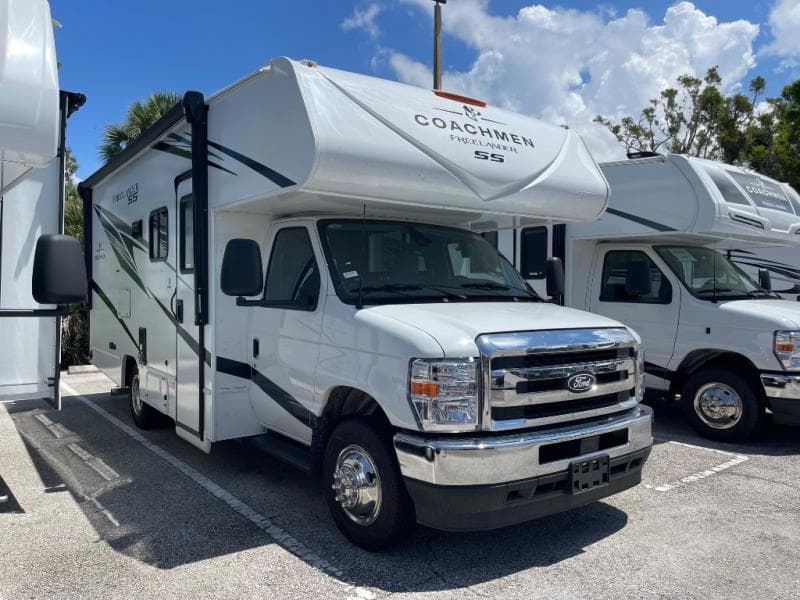2026 Coachmen 2026 Coachmen Freelander - image 1