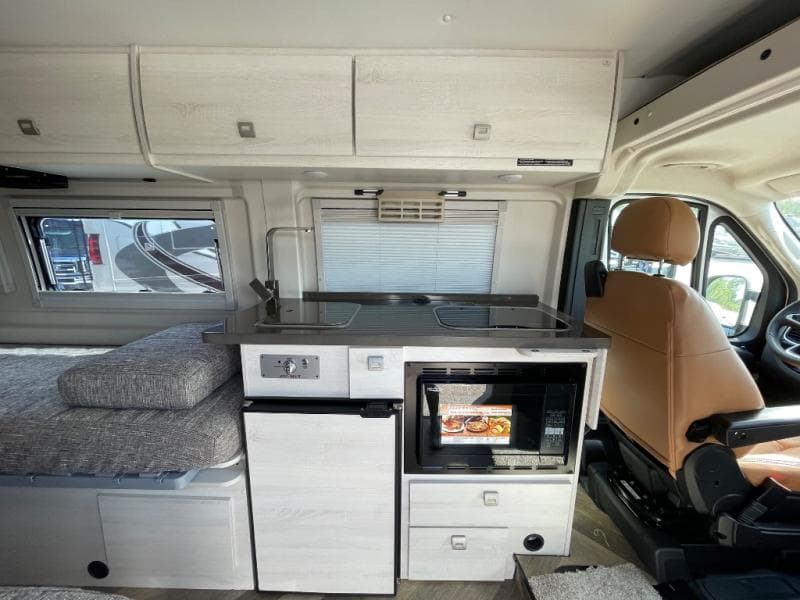 2026 Winnebago 2026 Winnebago Travato - thumbnail 10