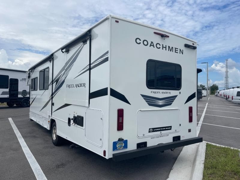 2026 Coachmen 2026 Coachmen Freelander - thumbnail 6