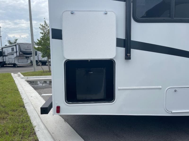 2026 Coachmen 2026 Coachmen Freelander - thumbnail 10