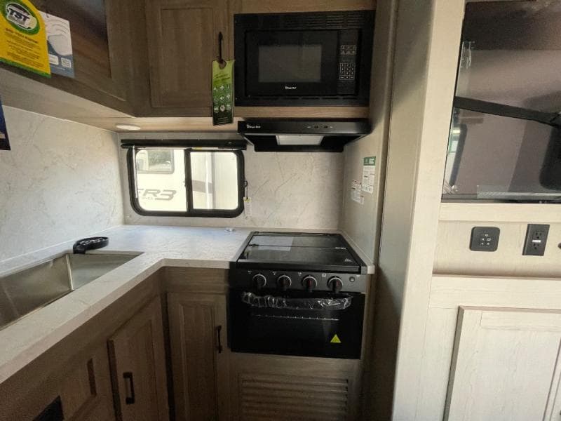 2026 Coachmen 2026 Coachmen Freedom Express Ultra Lite - thumbnail 19