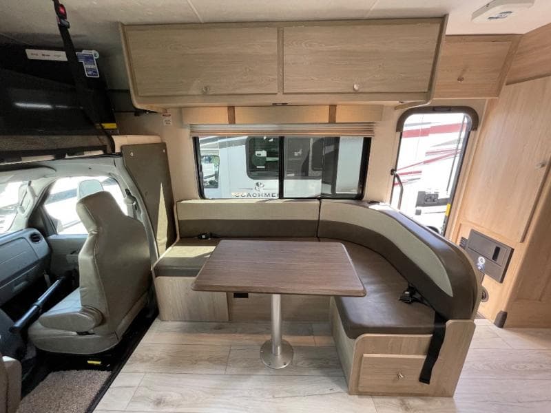 2026 Coachmen 2026 Coachmen Leprechaun - thumbnail 27