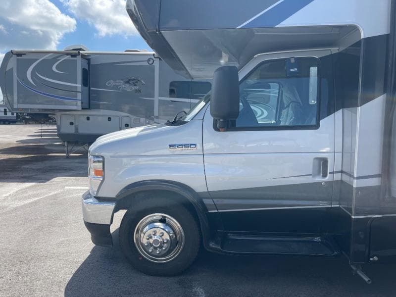 2026 Forest River 2026 Forest River Sunseeker Classic - thumbnail 5