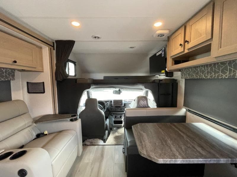 2026 Forest River 2026 Forest River Sunseeker Classic - thumbnail 10