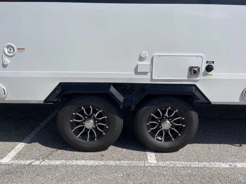 2026 Winnebago 2026 Winnebago Thrive - thumbnail 8