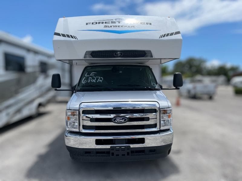 2026 Forest River 2026 Forest River Sunseeker - thumbnail 2