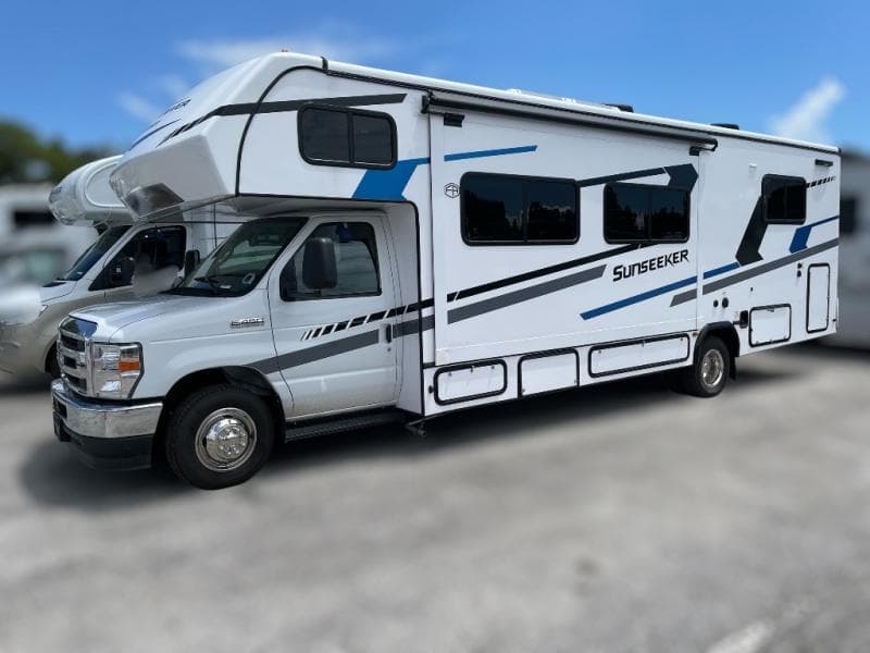 2026 Forest River 2026 Forest River Sunseeker - thumbnail 3