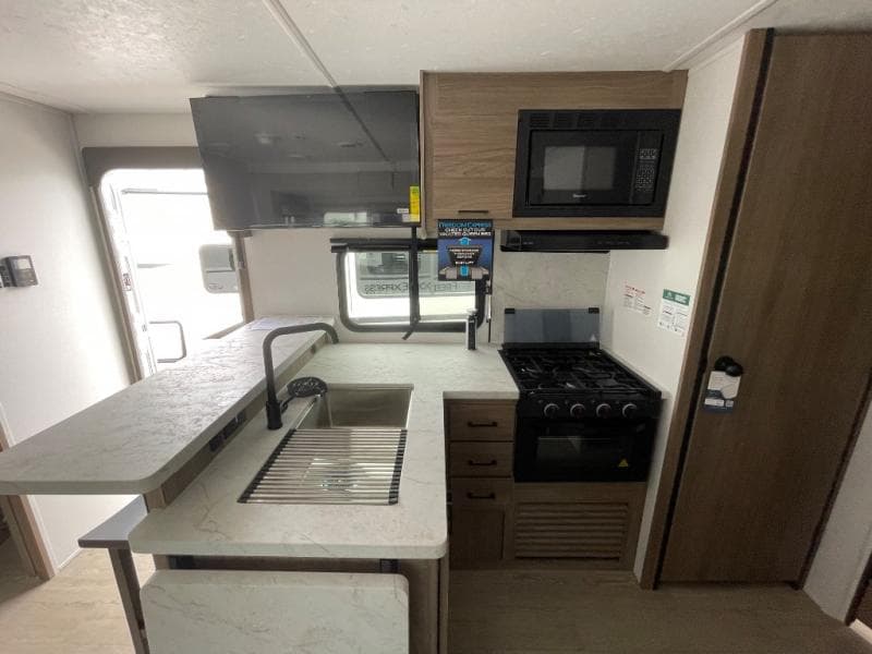 2026 Coachmen 2026 Coachmen Freedom Express - thumbnail 31