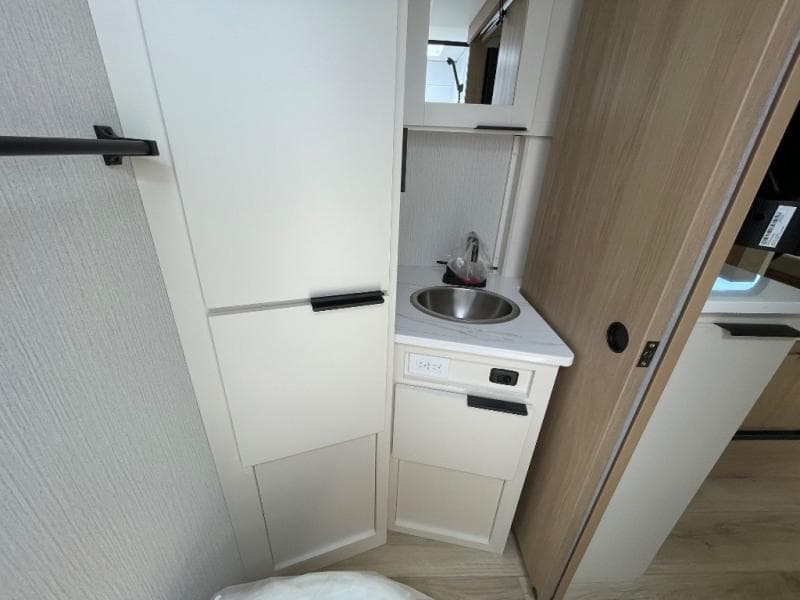 2026 Winnebago 2026 Winnebago Micro Minnie - thumbnail 18