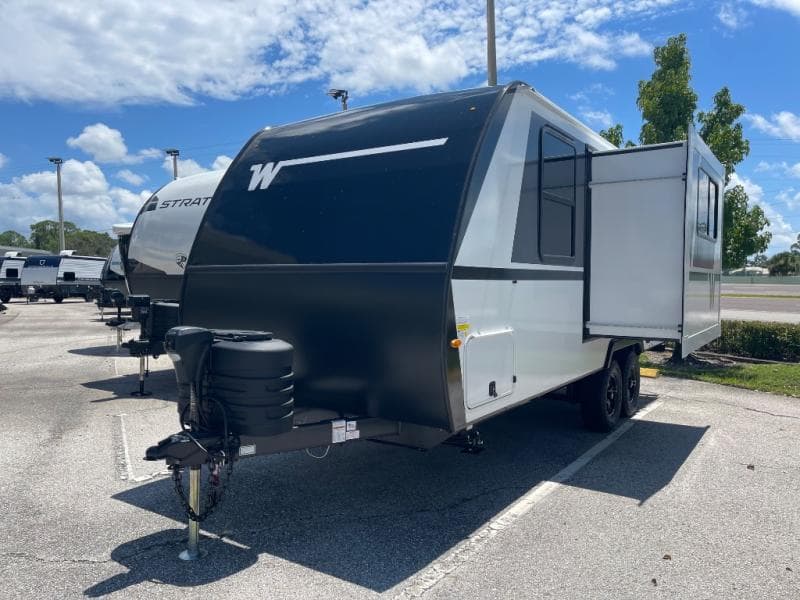 2026 Winnebago 2026 Winnebago Micro Minnie - thumbnail 4