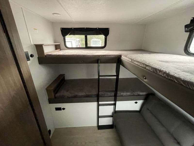 2026 Coachmen 2026 Coachmen Freedom Express - thumbnail 38