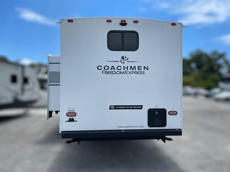 2026 Coachmen 2026 Coachmen Freedom Express - thumbnail 5