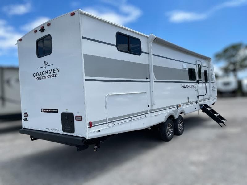 2026 Coachmen 2026 Coachmen Freedom Express - thumbnail 6