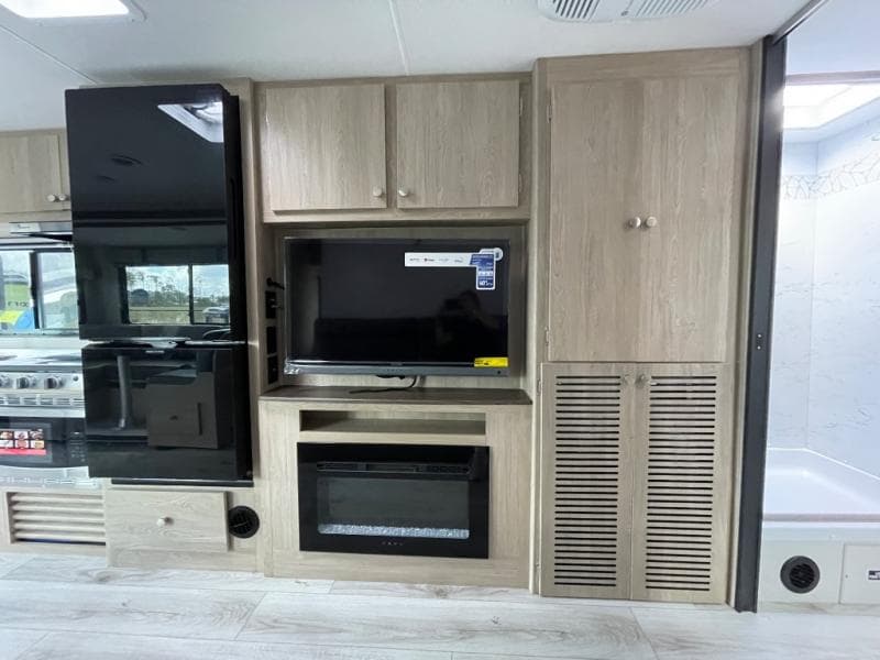 2026 Coachmen 2026 Coachmen Leprechaun - thumbnail 12