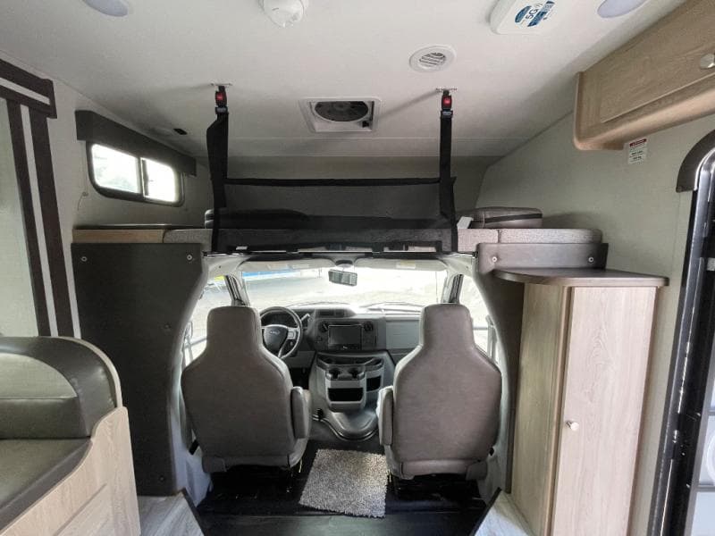 2026 Coachmen 2026 Coachmen Leprechaun - thumbnail 9