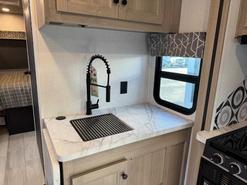 2026 Forest River 2026 Forest River Sunseeker Classic - thumbnail 18