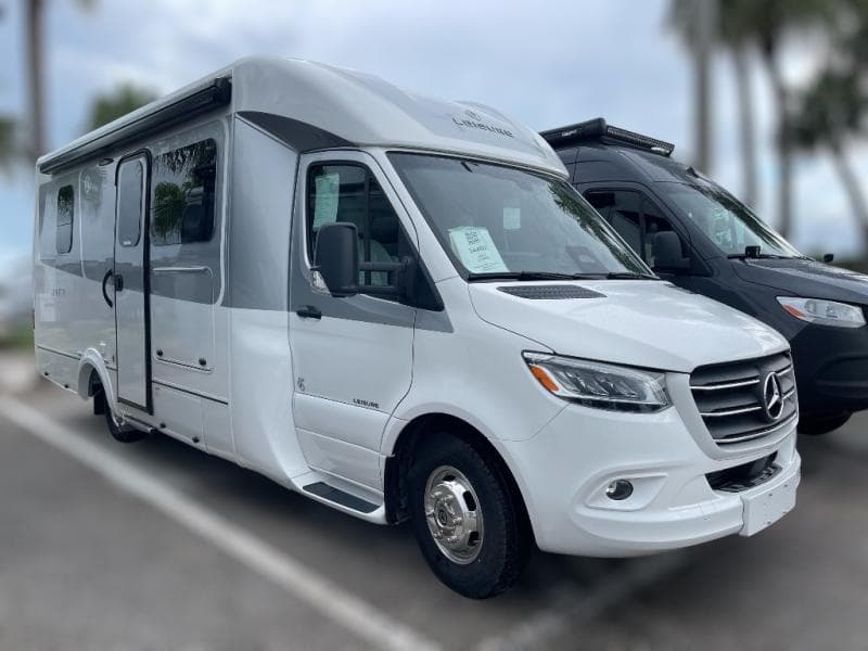 2025 Leisure Travel Vans 2025 Leisure Travel Vans Unity - image 1