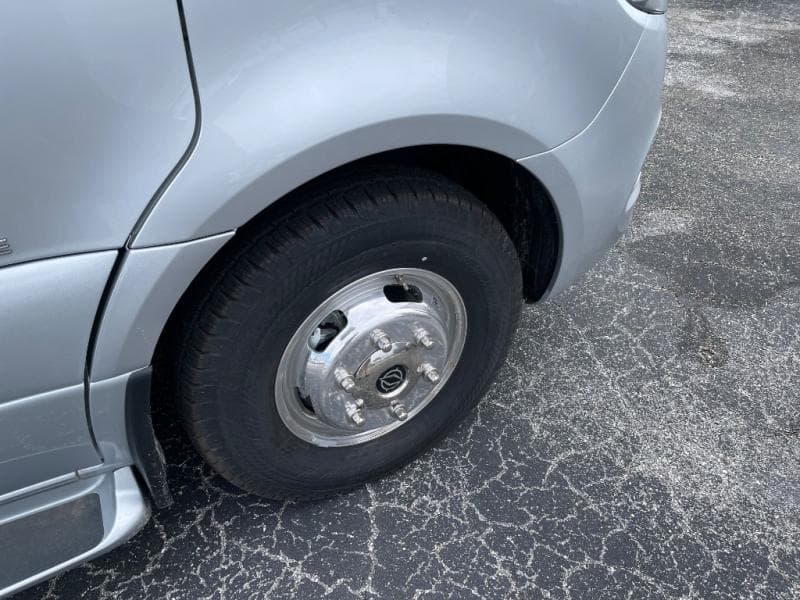 2025 Leisure Travel Vans 2025 Leisure Travel Vans Unity - thumbnail 12