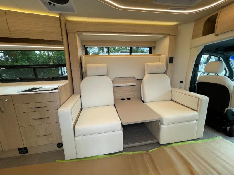 2025 Leisure Travel Vans 2025 Leisure Travel Vans Unity - thumbnail 22