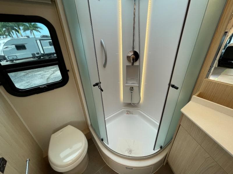 2025 Leisure Travel Vans 2025 Leisure Travel Vans Unity - thumbnail 44