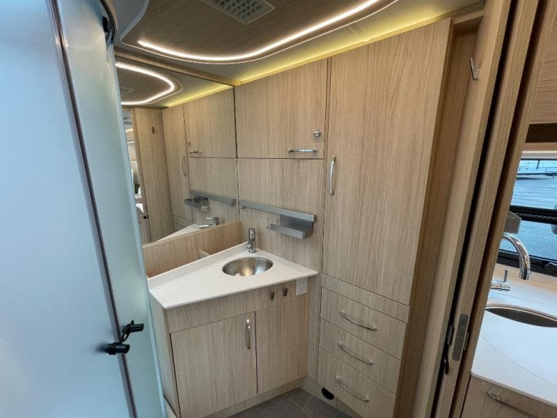 2025 Leisure Travel Vans 2025 Leisure Travel Vans Unity - thumbnail 46