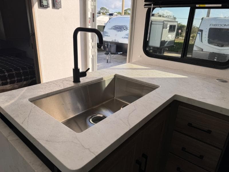 2026 Coachmen 2026 Coachmen Freedom Express - thumbnail 13