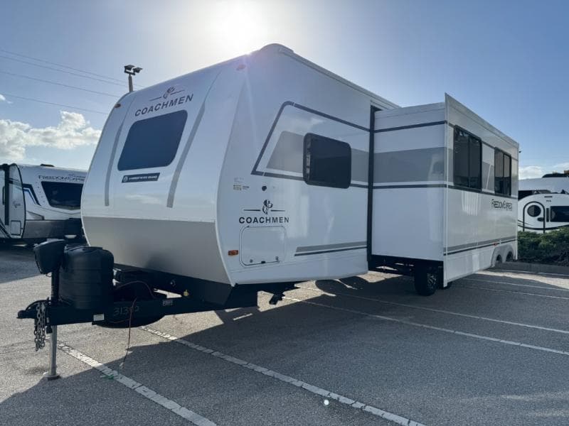 2026 Coachmen 2026 Coachmen Freedom Express - thumbnail 3