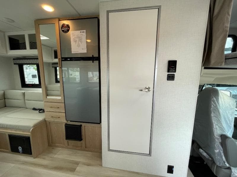 2026 Thor Motor Coach 2026 Thor Motor Coach Quantum - thumbnail 22