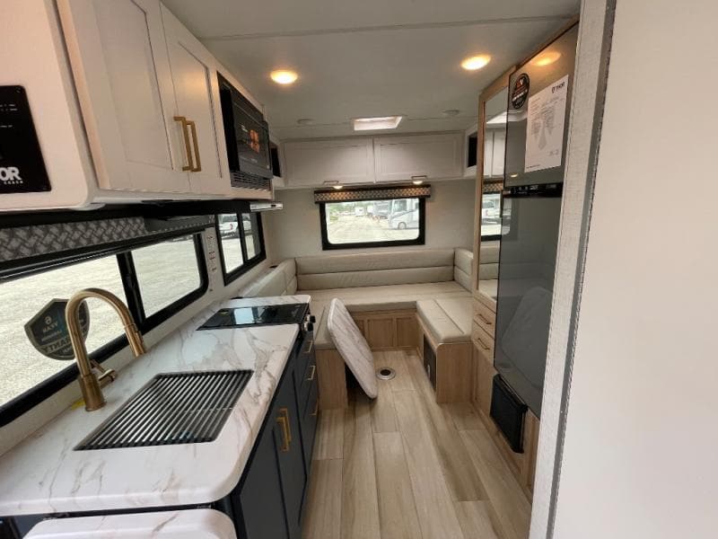 2026 Thor Motor Coach 2026 Thor Motor Coach Quantum - thumbnail 23