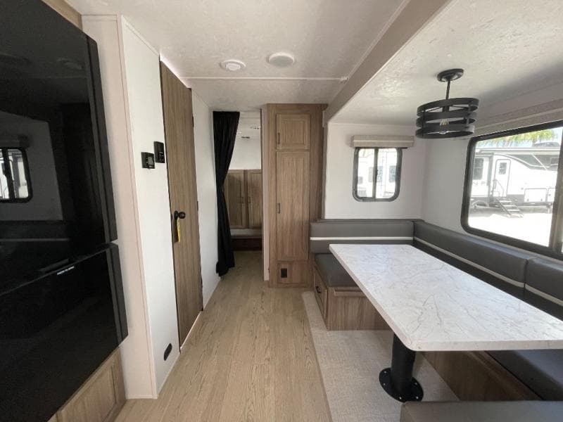 2026 Coachmen 2026 Coachmen Freedom Express - thumbnail 12