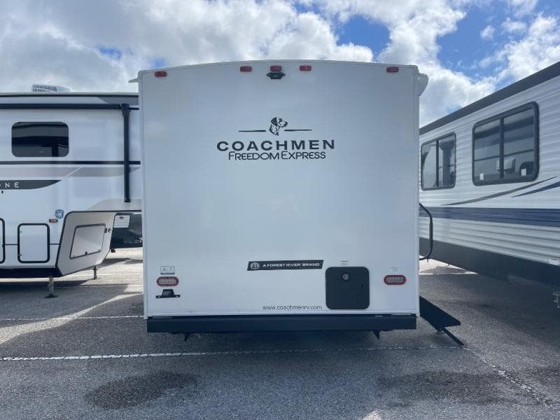 2026 Coachmen 2026 Coachmen Freedom Express - thumbnail 6